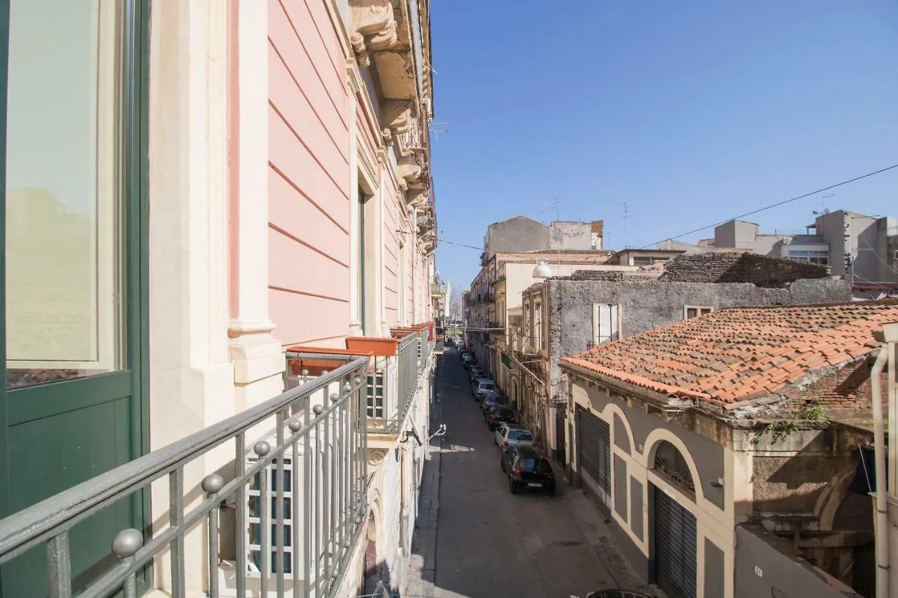 Romeo Luxury Apartment CTA Italia