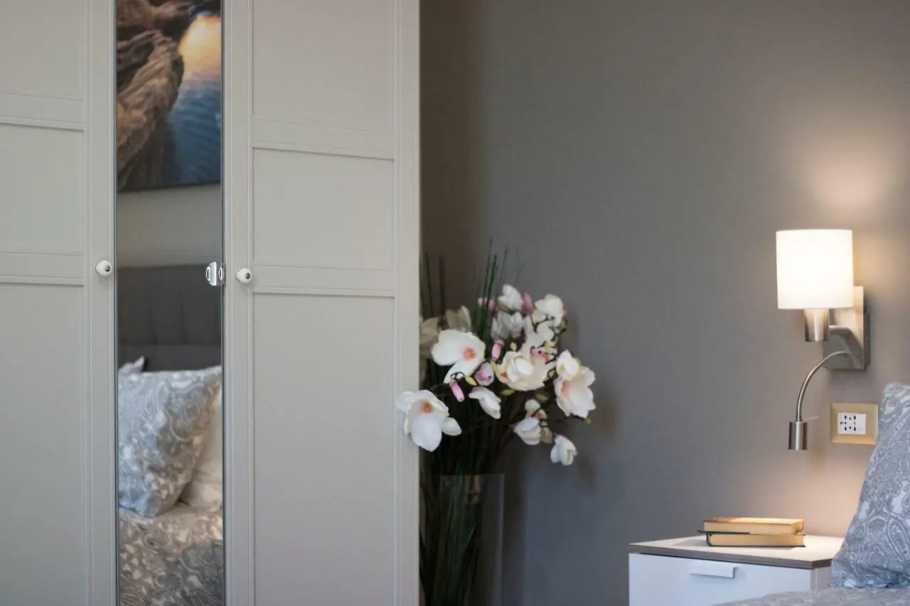 Romeo Luxury Apartment CTA 0*,